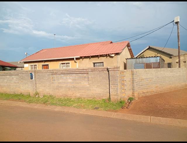 3 BEDROOM HOUSE FOR SALE IN EVATON WEST